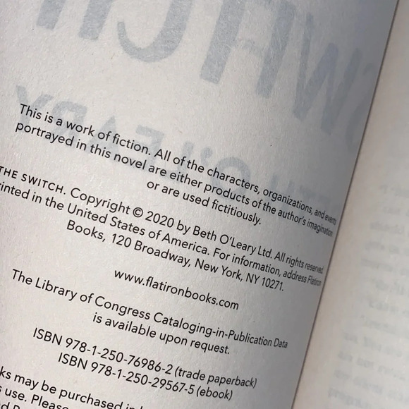 The switch by Beth O’Leary paperback book - Picture 3 of 4